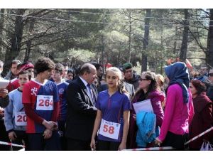 Başbakan Davutoğlu’nun Kızı Da Yarıştı