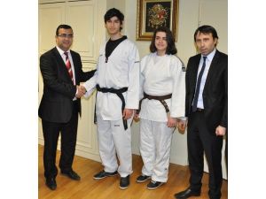 Erdem Beyazıt Anadolu Lisesi Gençleri Sporda İddialı