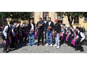 Trabzonspor Medical Park Oyuncuları Öğrencilerle Buluştu