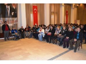 Görme Engelli Milletvekili Öğrencilerle Buluştu