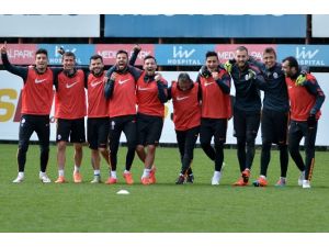 Melo Hariç Tam Kadro