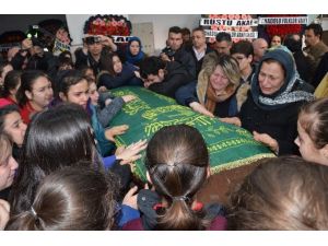 Öğrenciler, Öğretmenlerine Ağladı