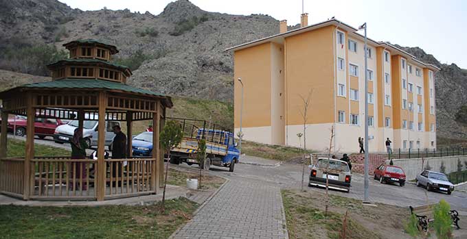 CEZAEVİNDEN İZİNLİ ÇIKIP ESKİ KARISINA KURŞUN YAĞDIRDI