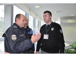 Vatandaşlar Başlarını Sallayarak Dolandırılmaktan Kurtulacak