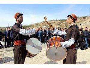 Bakan Akif Çağatay Kılıç, Atatürk Barajında Sürat Teknesiyle Tur Attı