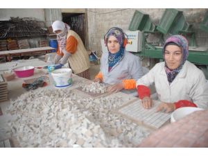Kadınların Şekil Verdiği Mermerler Avrupa’ya İhraç Ediliyor