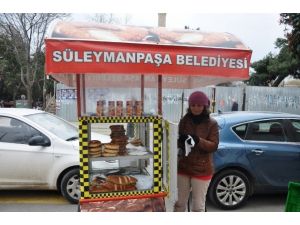 (Özel Haber) Kocasını Kaybettikten Sonra Geçimini Simit Satarak Sağlıyor