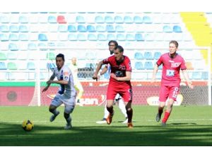 Gençler Deplasmanda Güldü