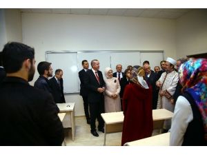 Erdoğan, İlahiyat Fakültesini Açtı