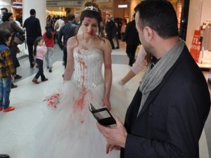 Kadına Şiddeti Böyle Protesto Etti
