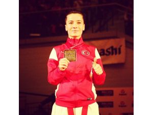 Milli Karateci Serap Özçelik’in Tarihi Hedefi