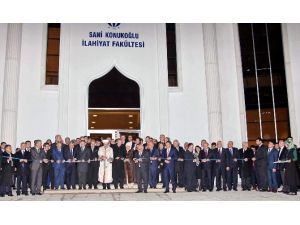 Cumhurbaşkanı Erdoğan’dan Gaün İlahiyat Fakültesi Ve Projelerine Övgü
