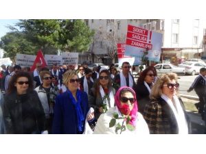Kadına Şiddete Önlenmesi İçin Yürüdüler