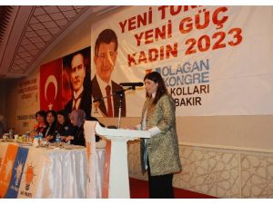 Ak Parti Kadın Kongresi 8 Mart Kutlamasına Dönüştü