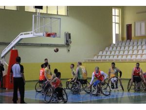 Bedensel Engelliler Tekerlekli Sandalye Basketbol 1. Ligi