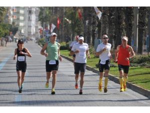 Alanya’da Atatürk’e Koşalım Atatürk’le Koşalım Halk Koşusu