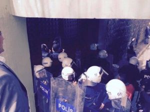 Futbolculara Linç Girişimi