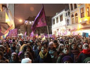 Taksim’de 12. Feminist Gece Yürüyüşü
