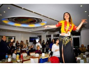 Galatasaray Formalı Dansözlü Fotoğrafa Tepki