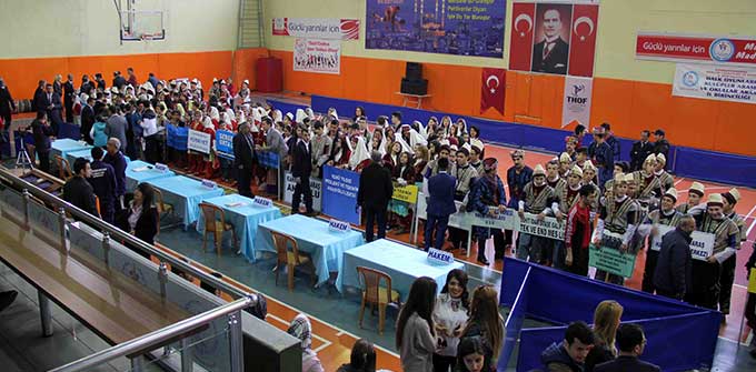 Halk Oyunları Müsabakaları Görsel Şölene Dönüştü
