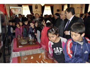 Kendileri Gitti, Şişeleri Kaldı