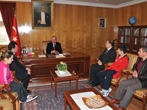 Engelli Yüzücüler Kocatepe’yi Ziyaret Etti