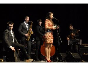 Avrupa’nın Norah Jones’u Büyüledi