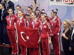 Senkronize Yüzme Milli Takımı, İlklerin Peşinde