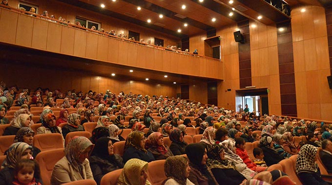 “MÜLTECİ KADINLAR” PANELİNE BÜYÜK İLGİ