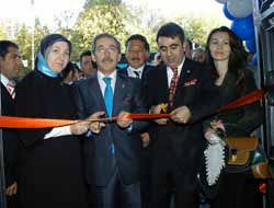 Soğuk Savaş Siyaseti İzliyorlar