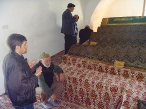 Şeyh Edebali Türbesi Ziyaretçi Akınına Uğruyor