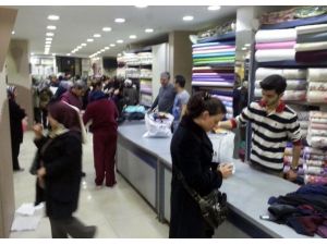 Kadınlara Özel İndirimde İzdiham