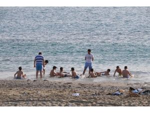 Alanya’da Deniz Sezonunu Çocuklar Açtı