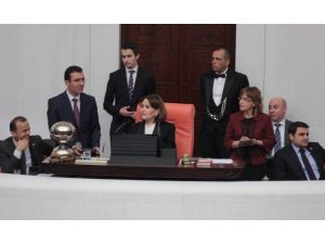 “Müsait” Kelimesinin Karşılığı Tbmm Gündeminde