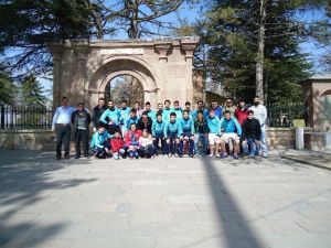 Güneşspor Kulübü Yönetici Ve Futbolcuları Ertuğrul Gazi Türbesine Ziyaret Etti