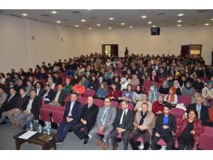 Müftü Ay’dan Üniversitelilere Konferans