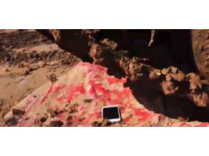 İphone 6’nın Üzerinden Tankla Geçtiler
