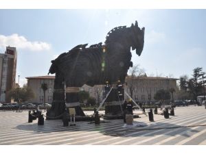 18 Mart Törenleri Öncesi Truva Atı Bakıma Alındı