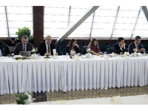 Bakan Kılıç, Beşiktaş’ın Turu Geçeceğinden Emin