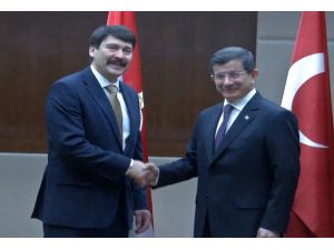 Başbakan Macar Cumhurbaşkanıyla Görüştü