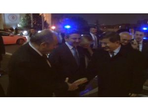 Davutoğlu’ndan Meclis’e Gece Yarısı Ziyareti