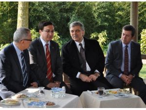 Abdullah Gül, Cuma Sonrası Vatandaşlarla Sohbet Etti