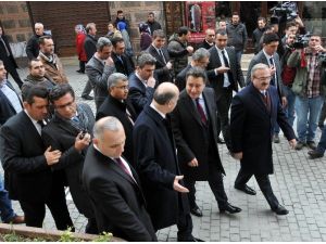Ali Babacan, Cuma Namazını Ulucami’de Kıldı