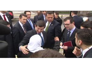 Davutoğlu Vatandaşlarla Sohbet Etti