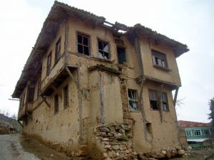 (Özel Haber) Bu Köyün Her Yerinde Tarih Yatıyor