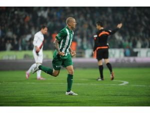 Timsah Unvanını Geri Aldı