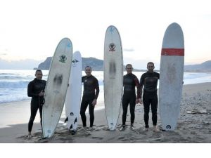 Amerikalı Sörf Tutkunu Alanya’da