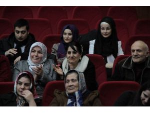 Halk Ozanlarından Sanatçılara Gönderme