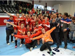 Muratpaşa Belediyespor Tarih Yazdı