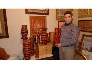 (Özel Haber) Ahşabı Sanata Dönüştürdü